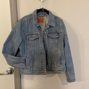 Levi denim jacket. Worn 3 times